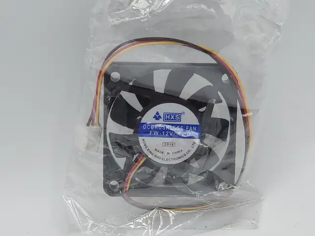 HXS Computer Cooling Fans 2pcs DCBRUSHLESS 12V/ventilateurs ordi in Other in West Island - Image 3