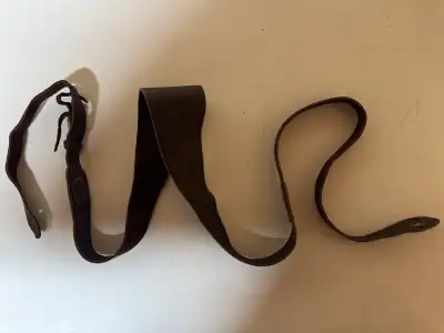 F-Style mandolin strap. From Long Hollow Leather, in new condition. If the ad is still up, it’s avai...