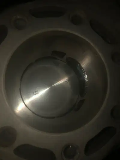 Kx250 03 manque les stud pour la tête de Moteur il es complet plus de 1400$ juste en pièce neuve le...