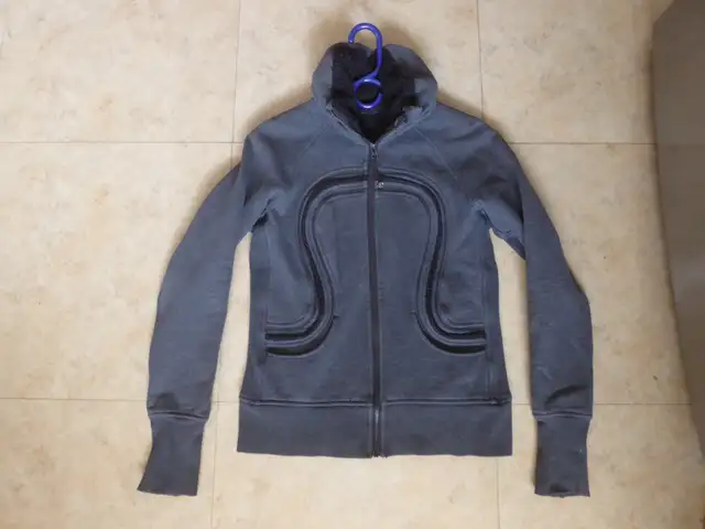 Lululemon jacket size S