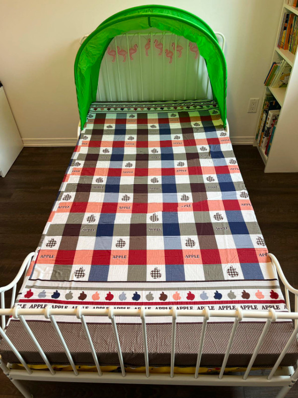 IKEA Extendable Bed for kids with 3 kinds of matress like new dans Lits et matelas  à Ville de Montréal - Image 4