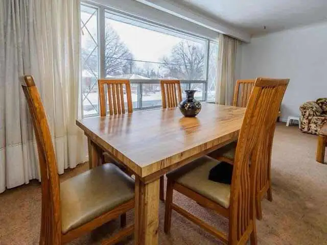  Bungalow – 3 Bed / 2 Bath in Central  in Long Term Rentals in City of Toronto - Image 4