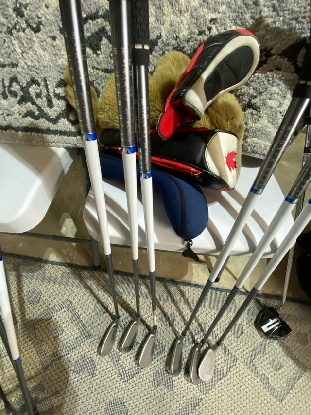 Full set of clubs ( right hand ) in Golf in Oshawa / Durham Region - Image 3