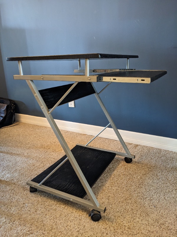 Wheeled Black Desk for Small Spaces Desks Winnipeg Kijiji