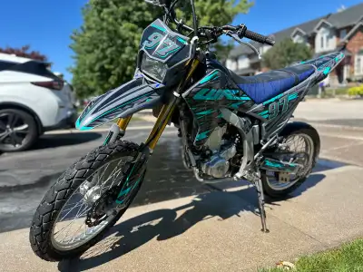 Selling my 2019 wr250 , bike comes with all the parts to convert it back to street legal