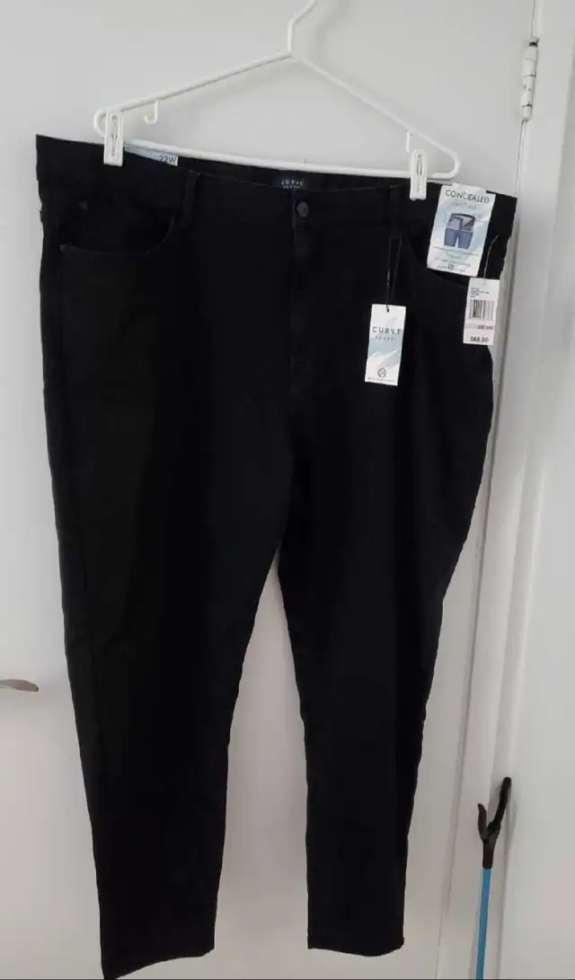 Jean neuf Taille plus à 10$ in Women's - Bottoms in Longueuil / South Shore - Image 3