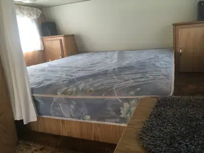 1990 Travelaire Rustler 22ft sleeps 6 full bath with stand-up shower very clean minimal usage. No le...