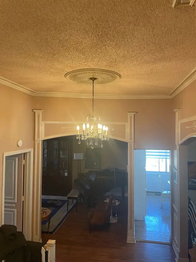 antique brass and crystal chandeliers  in Indoor Lighting & Fans in City of Montréal - Image 6