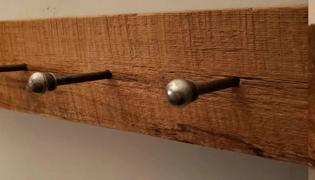 CUSTOM DOUGLAS FIR WOOD COAT HANGER WITH ANTIQUE HOOKS in Home Décor & Accents in City of Toronto - Image 3