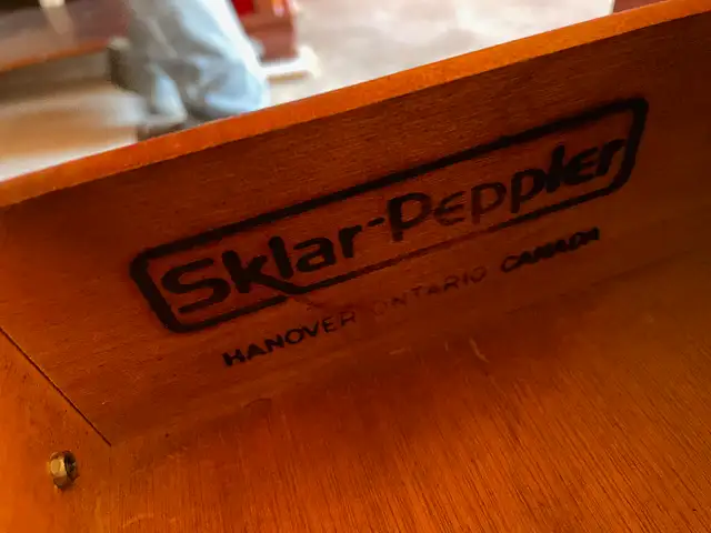 Petite table d'appoint et de salon «Sklar-Peppler» en bois in Coffee Tables in Drummondville - Image 4