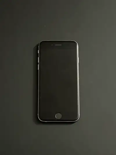 Apple IPhone 6 16gb Silver Unlocked Good battery, View more