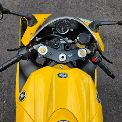 2006 Yamaha R1 50th Anniversary Super clean 9871 kilometers LED turn signals , MD tail tidy, CRG lev...