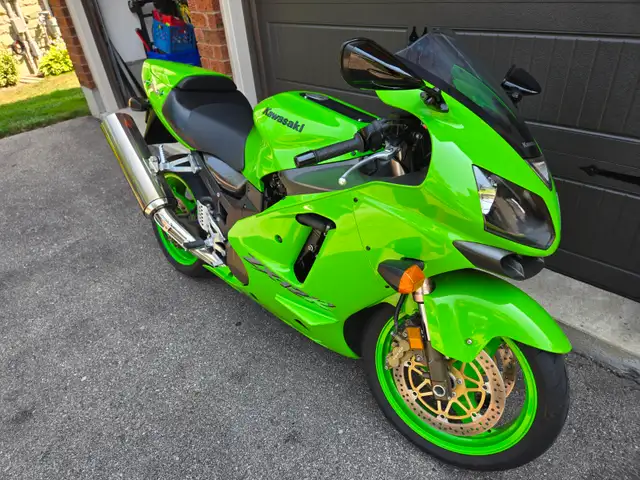 2003 Kawasaki Green  ZX12R  Ninja excellent condition in Road in Markham / York Region - Image 4