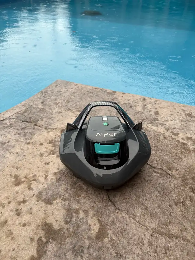 Aiper Seagull SE Cordless Robotic Pool Vacuum L100