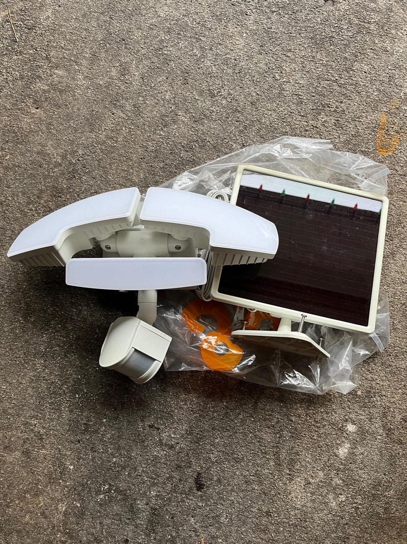 Outdoor Solar Powered Safety Light Outdoor Lighting London Kijiji