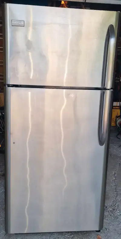 Used Frigidaire 30" Top Freezer FFHT1821QS4, View more