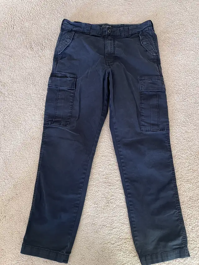 Men’s Cargo pants Banana Republic in Men's in Calgary - Image 5