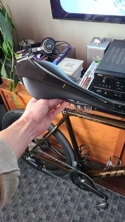 Fizik Arione 00 Versus Evo saddle, View more