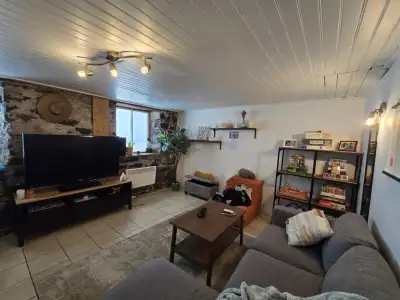 ✨ Libre maintenant ou 1er août – St-Roch, centre-ville QC. 2 chambres – 2 salles de bain Entrées lav...