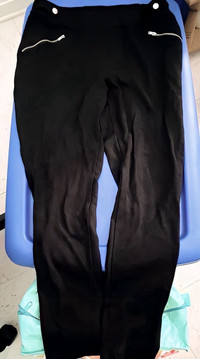Pantalon pour femme noire plus poches avec fermeture éclair 