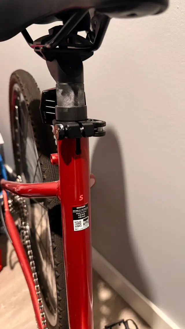 Riverside 500 Hybrid Bike, Size S – Like New + Accessories in Road in Calgary - Image 4