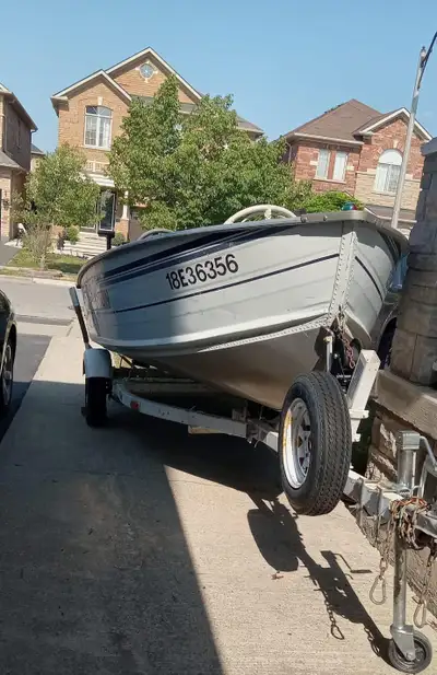 Selling a reliable 14 ft aluminum fishing boat paired with a 25 HP engine. Great setup for fishing,...