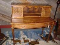 Elegant Vintage Ladies Writing Desk