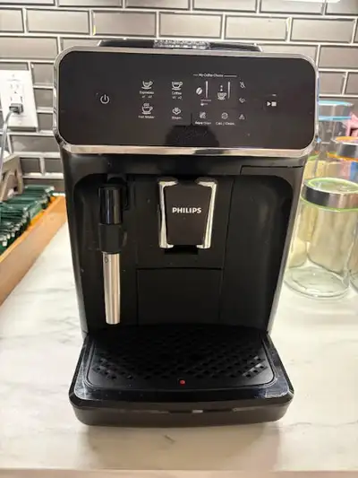Philips EP2220 Series Fully Automatic Espresso/Coffee Machine with Milk Frother, 2 Coffee Varieties,...