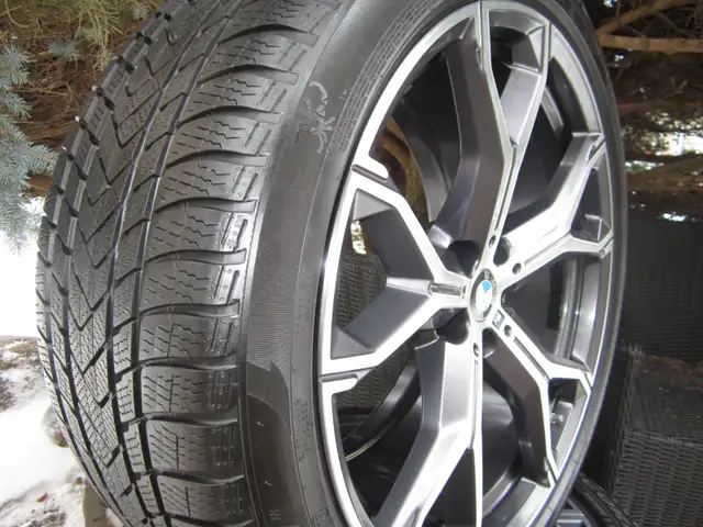 Factory BMW X5 X6 21' staggered winter snow wheel  package 741M in Tires & Rims in Oakville / Halton Region - Image 2