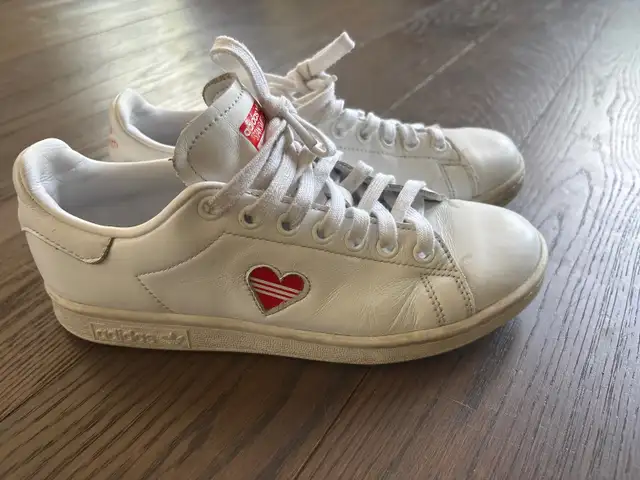 Cute Heart Stan Smith Sneakers Size 7