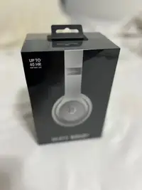 Brand new Beats by Dre solo 3 Silver colour - brand new 