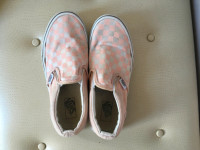 Vans Pink and white checkerboard US 2.5 kids size