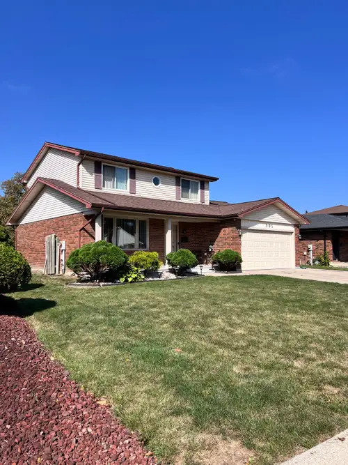 For Sale – 501 Green Valley Dr, Tecumseh Move-in ready 2-story home in a prime location close to ban...