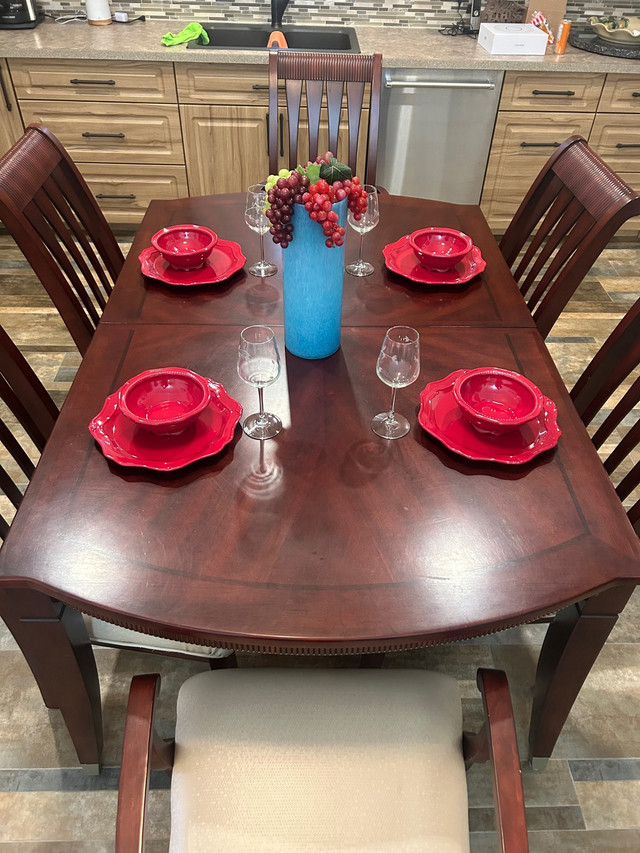 Cherry dining table 6 chairs  in Dining Tables & Sets in Nipawin - Image 4