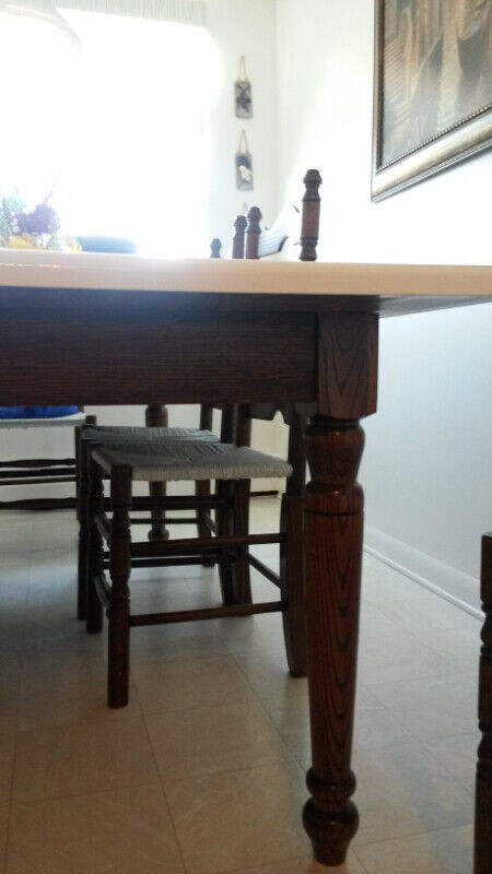 Dining Table & Chairs / for 8 in Dining Tables & Sets in Hamilton - Image 3