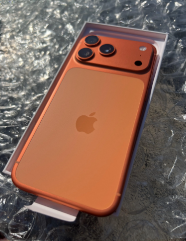 Iphone 17 selling for cheap!, View more