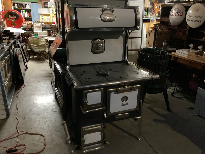 Antique “Beach Companion” Wood Stove 800 Arts & Collectibles