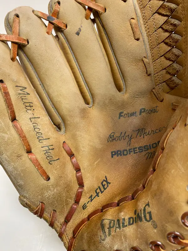 VINTAGE BOBBY MURCER YANKEES SPALDING LHT BASEBALL GLOVE 42-336 in Hobbies & Crafts in Oakville / Halton Region - Image 8