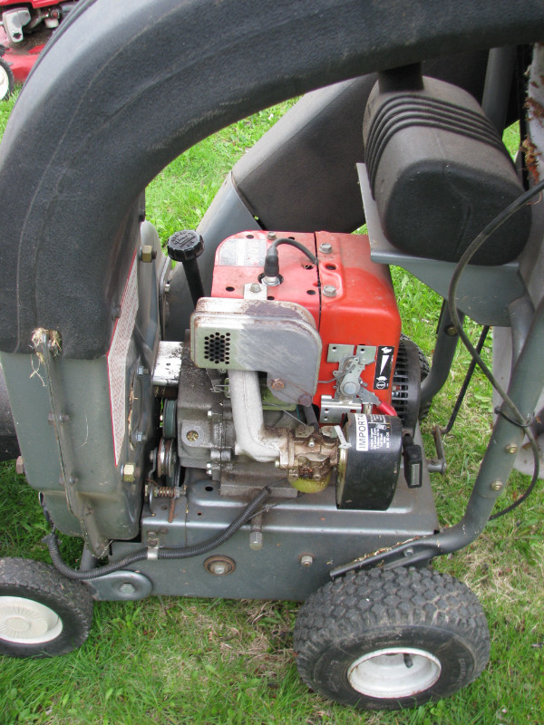 Craftsman 9HP leaf vacuum wood chipper self propelled Lawnmowers