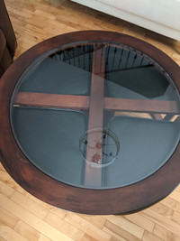 Round coffee table with 4 leather benchs