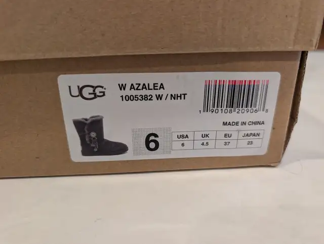 UGG Australia Azalea Purple Boot Women’s Size 6 in Women's - Shoes in Markham / York Region - Image 3