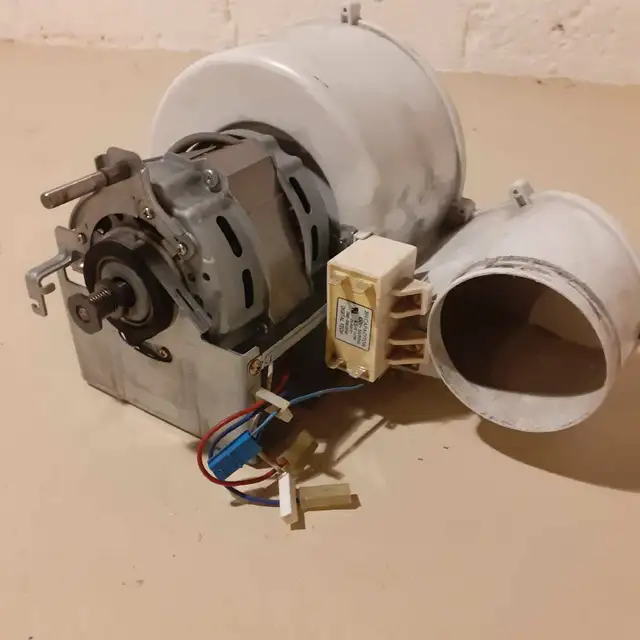 Maytag MDE2400AZW Dryer Blower Motor Assembly in Washers & Dryers in City of Toronto - Image 3