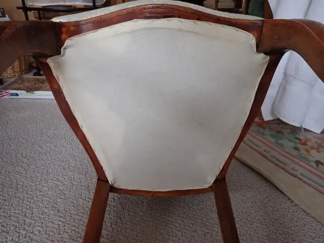ANTIQUE balloon back chair one only , walnut,Victorian  1890s, in Chairs & Recliners in Kelowna - Image 9
