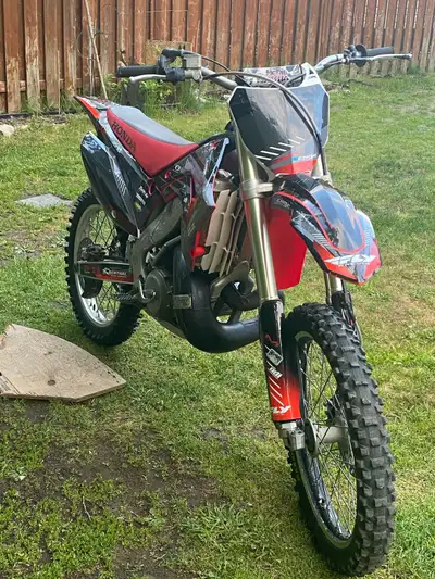 2003 cr 250, A1 ready to give her, more than 10k$ spent on it , forks seals , suspension front and b...