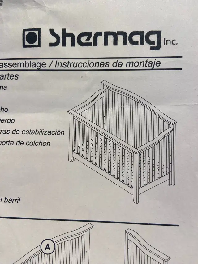 Shermag 3 in 1 crib/ dresser and bookshelf in Bookcases & Shelving Units in Oakville / Halton Region - Image 9