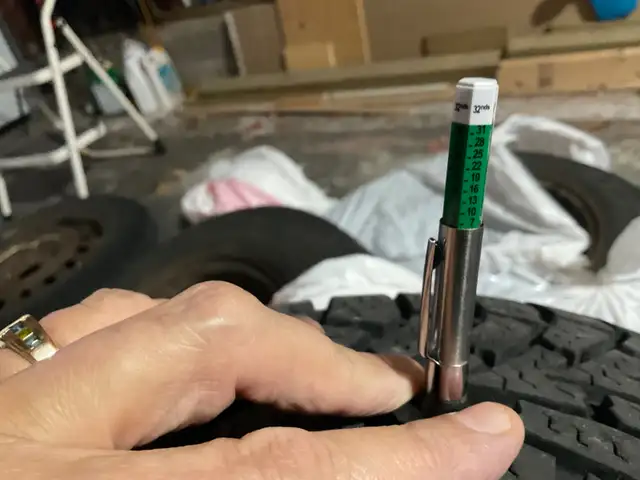 4 winter tires w rims 205/60 R16 in Tires & Rims in Ottawa - Image 4