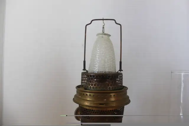 ALADDIN - VINTAGE CLEAR WASHINGTON DRAPE B-53 CROWFOOT LAMP in Indoor Lighting & Fans in Belleville - Image 6