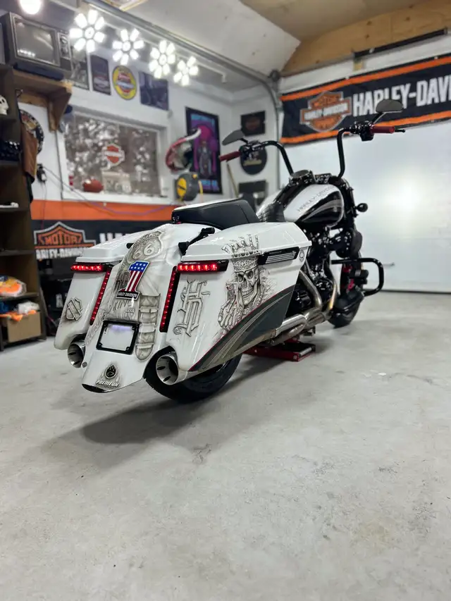 Road King 119pc in Touring in Gatineau - Image 2