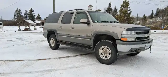Chevy suburban 2500 in Cars & Trucks in 100 Mile House - Image 3