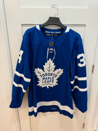 Toronto Maple Leafs Adidas Primegreen hockey jersey